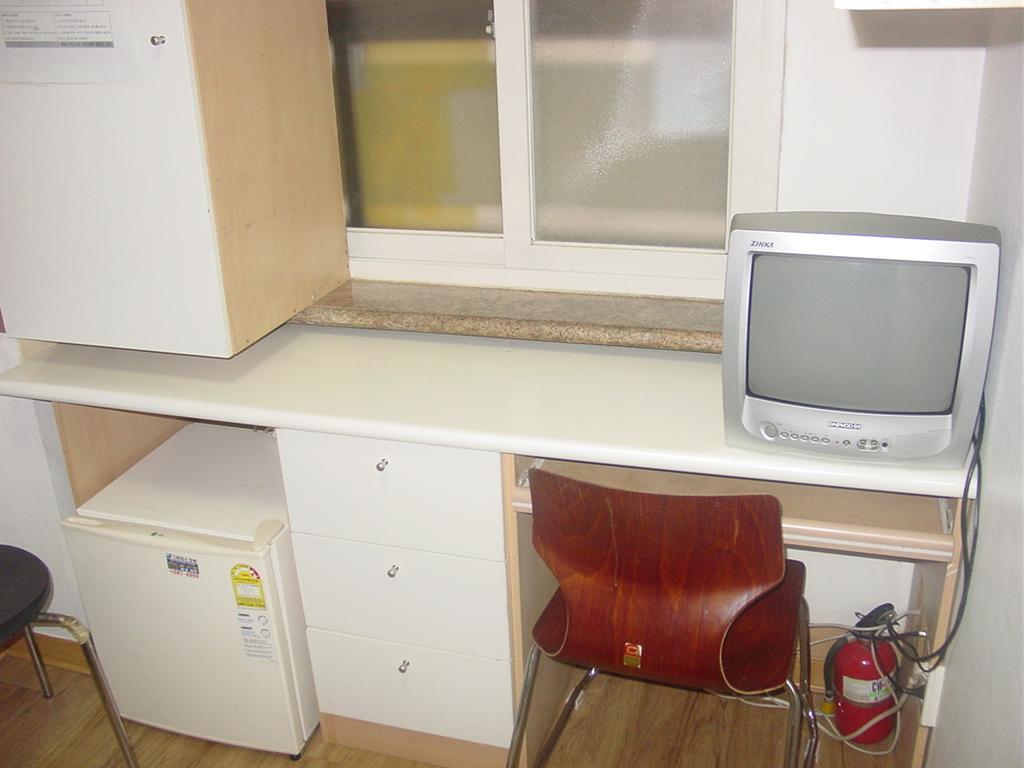 E Livingtel Hotell Seoul Exteriör bild