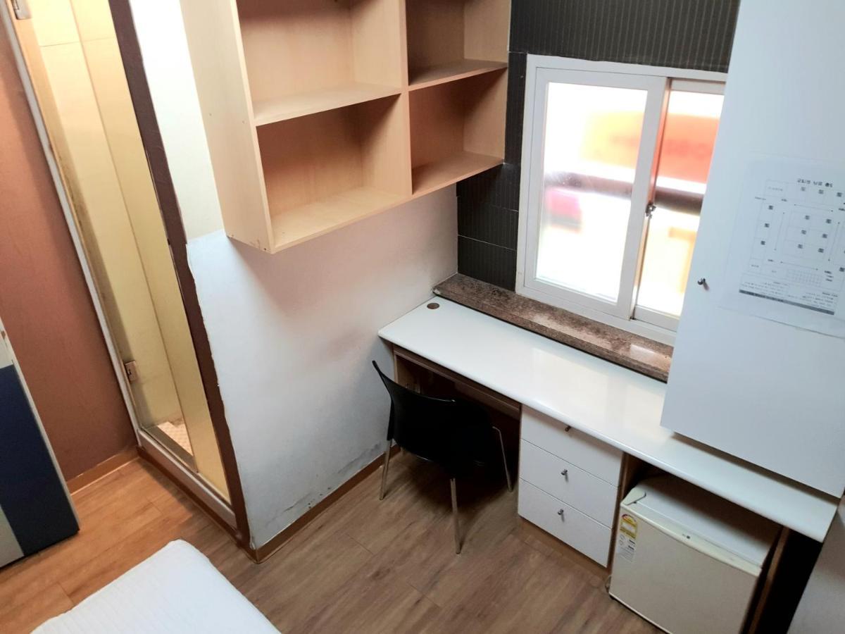 E Livingtel Hotell Seoul Exteriör bild